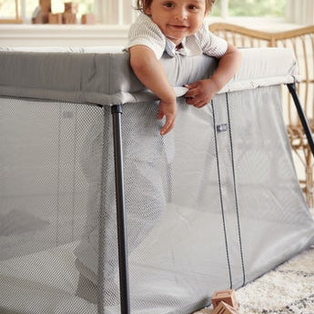 040248-travel-crib-light-silver-2020-babybjorn-2.jpg