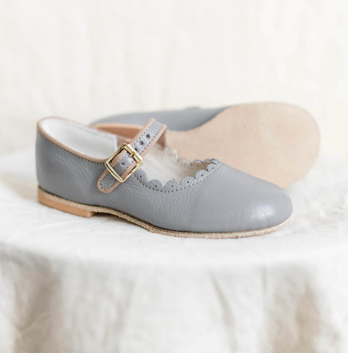 Scalloped mary top jane shoes