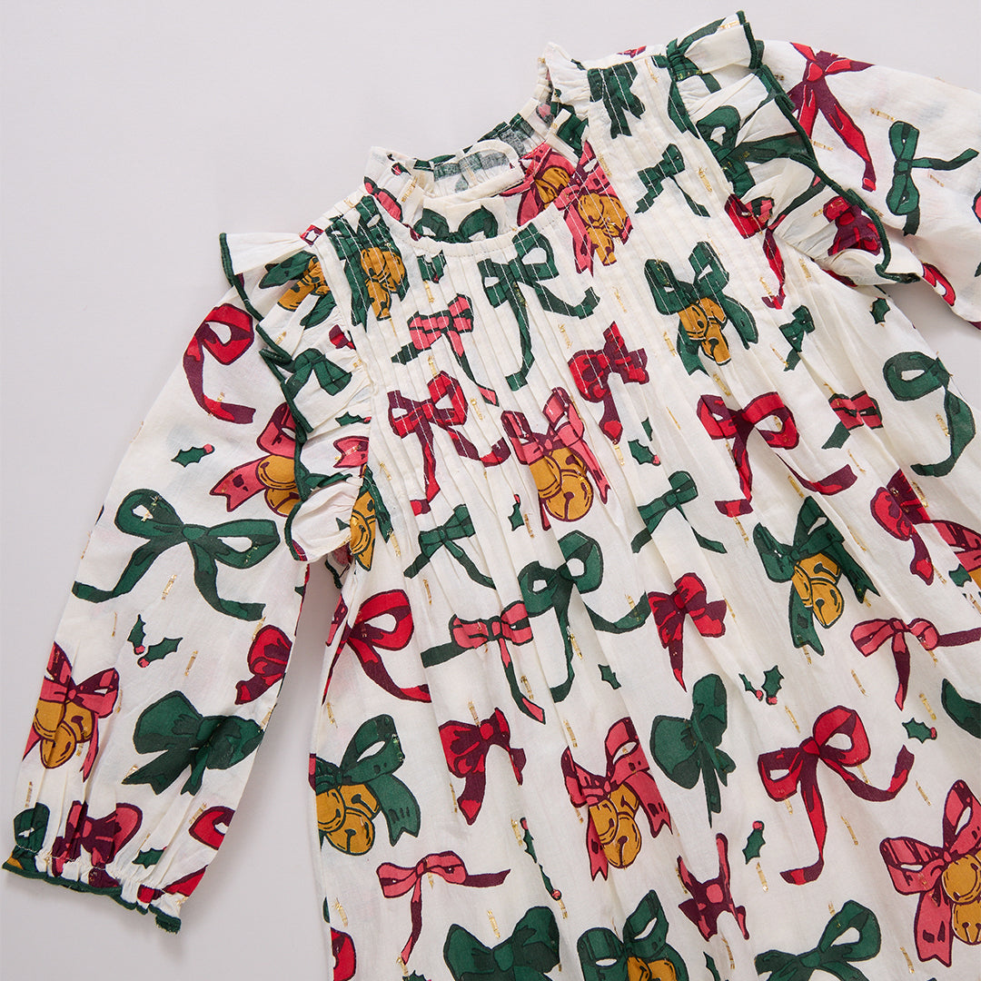 Holiday25_PinkChicken_06413.jpg