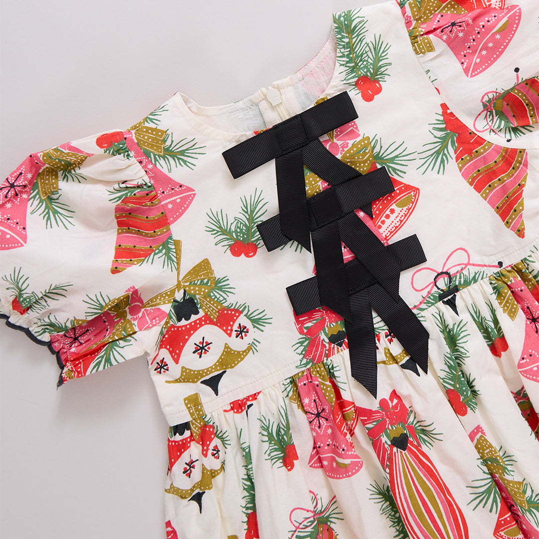 Holiday25_PinkChicken_06438.jpg