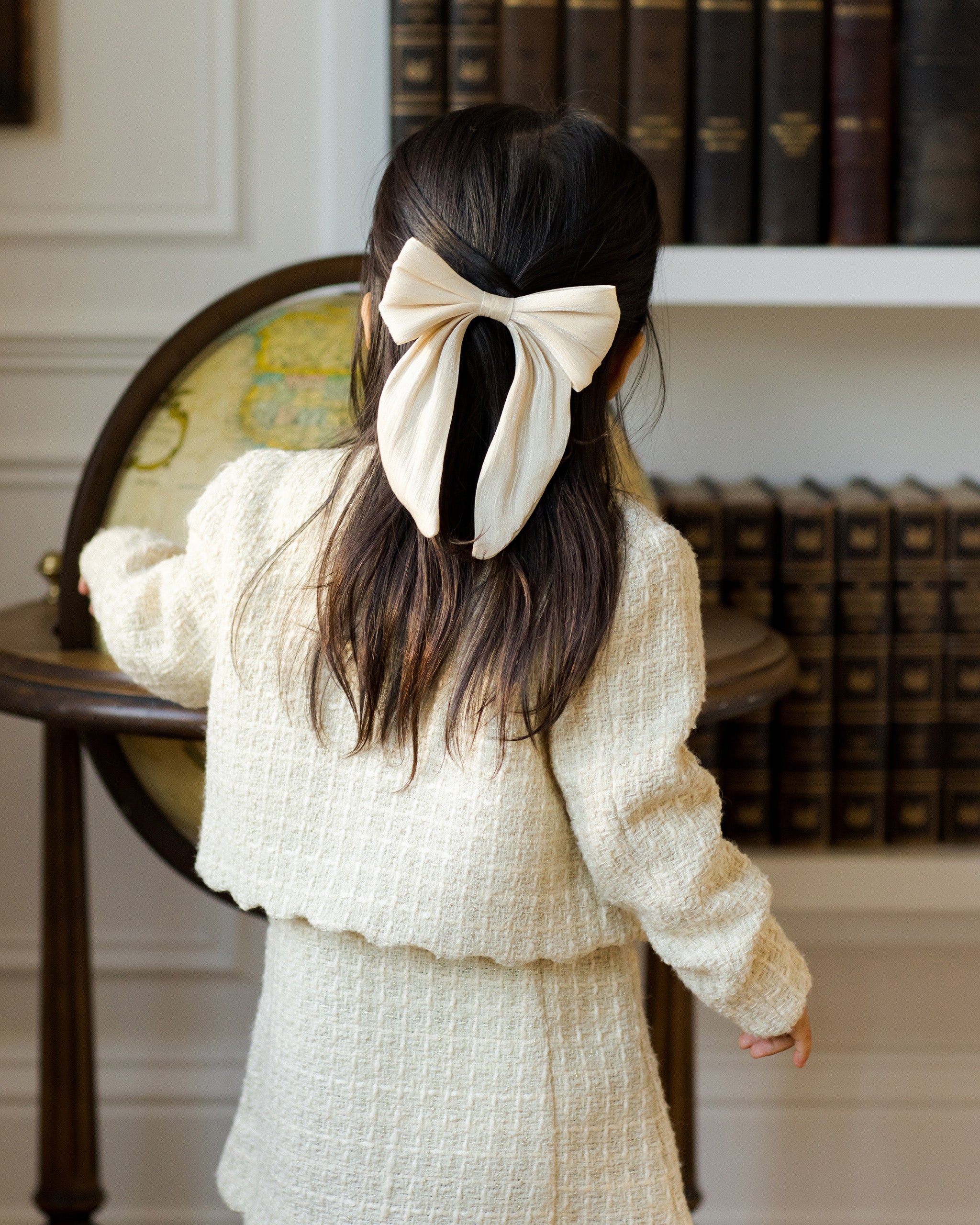 Everly Bow