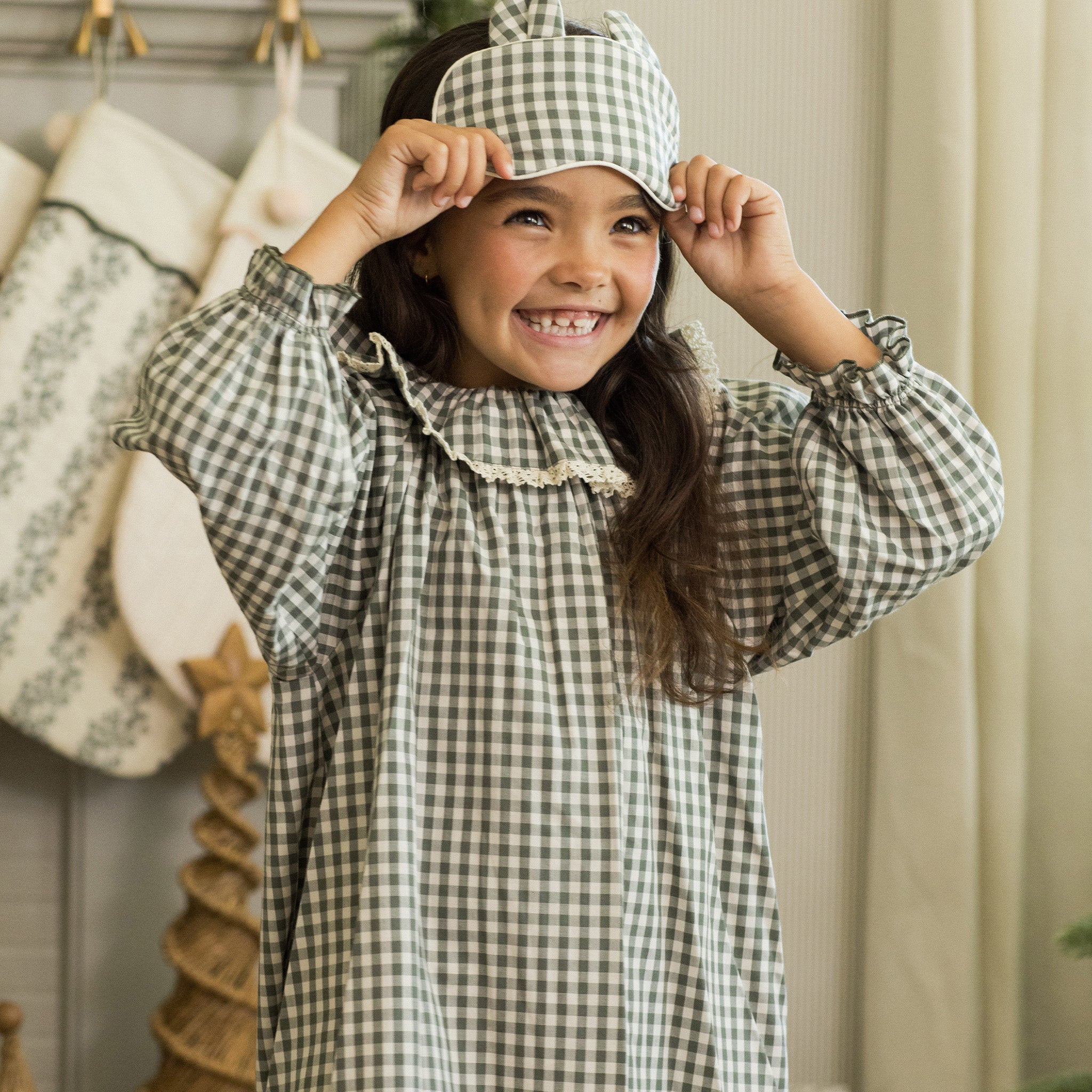 RC-AW25-D3-HOLIDAY-LIFESTYLE-WEB-19.jpg