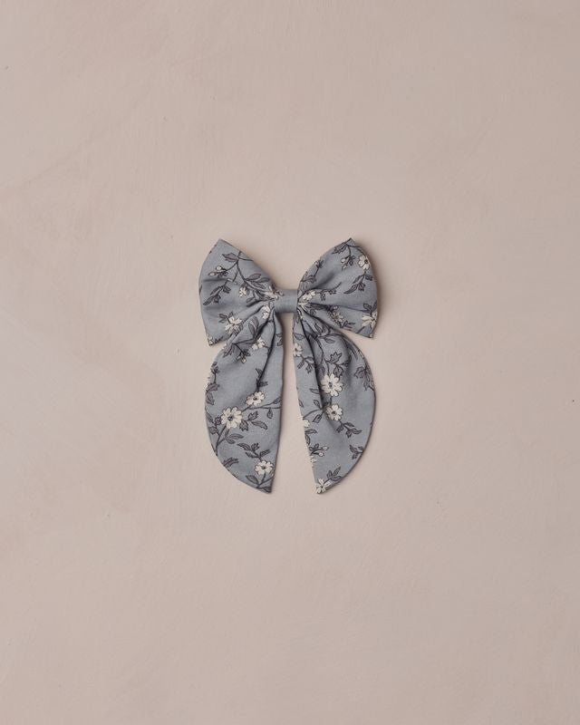 Everly Bow