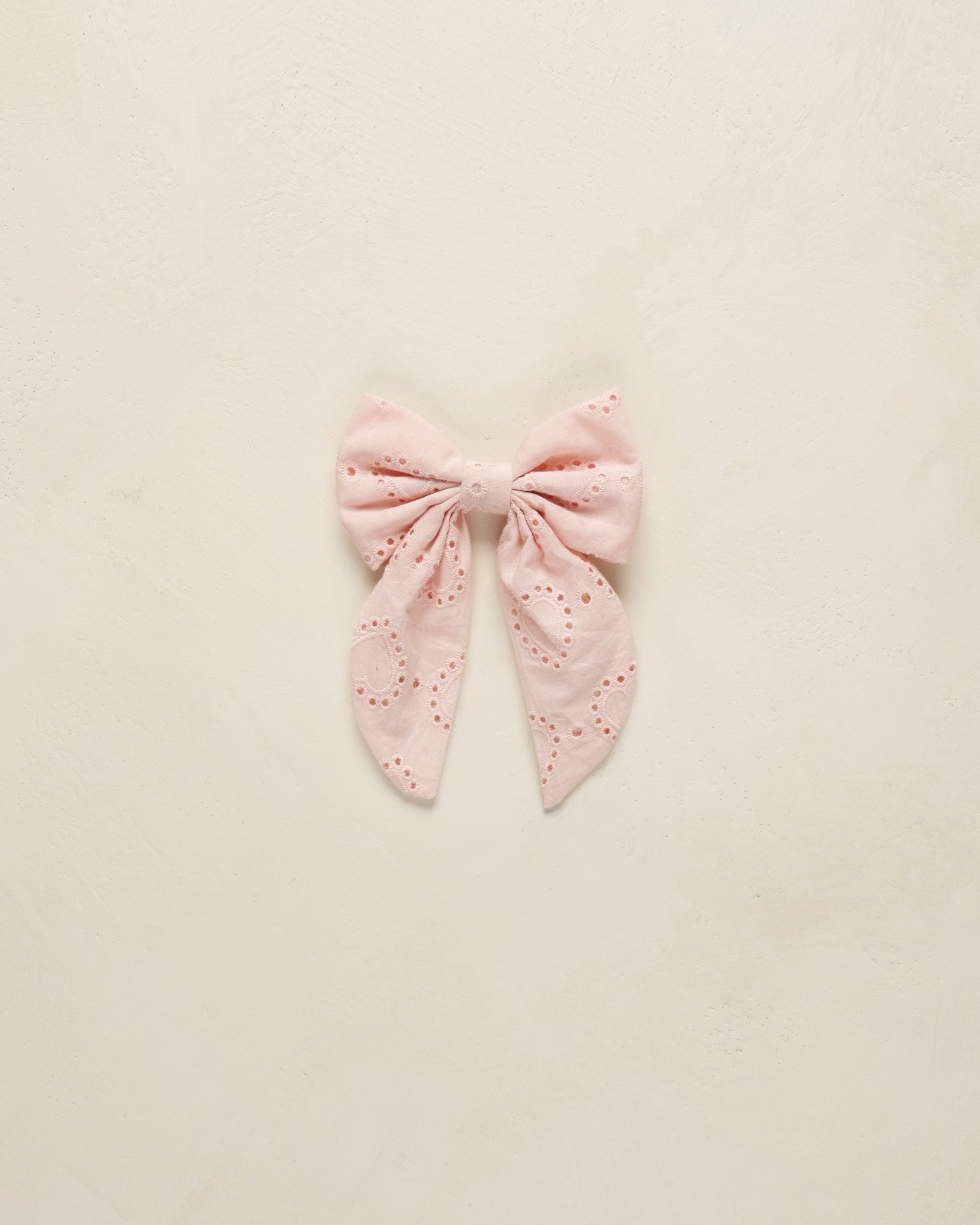 Everly Bow